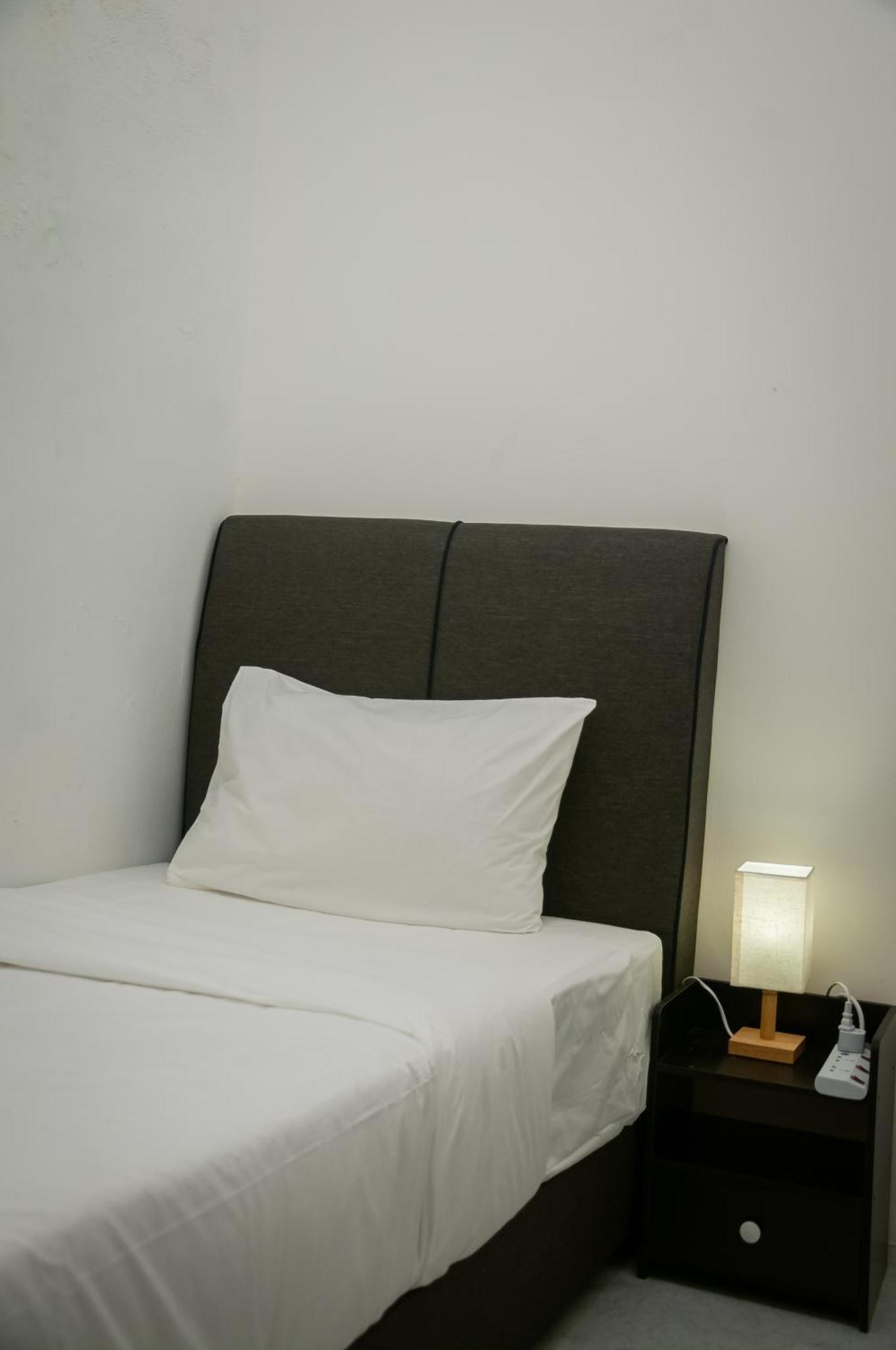 The Terraces By Aayu George Town Penang Hostel Екстериор снимка