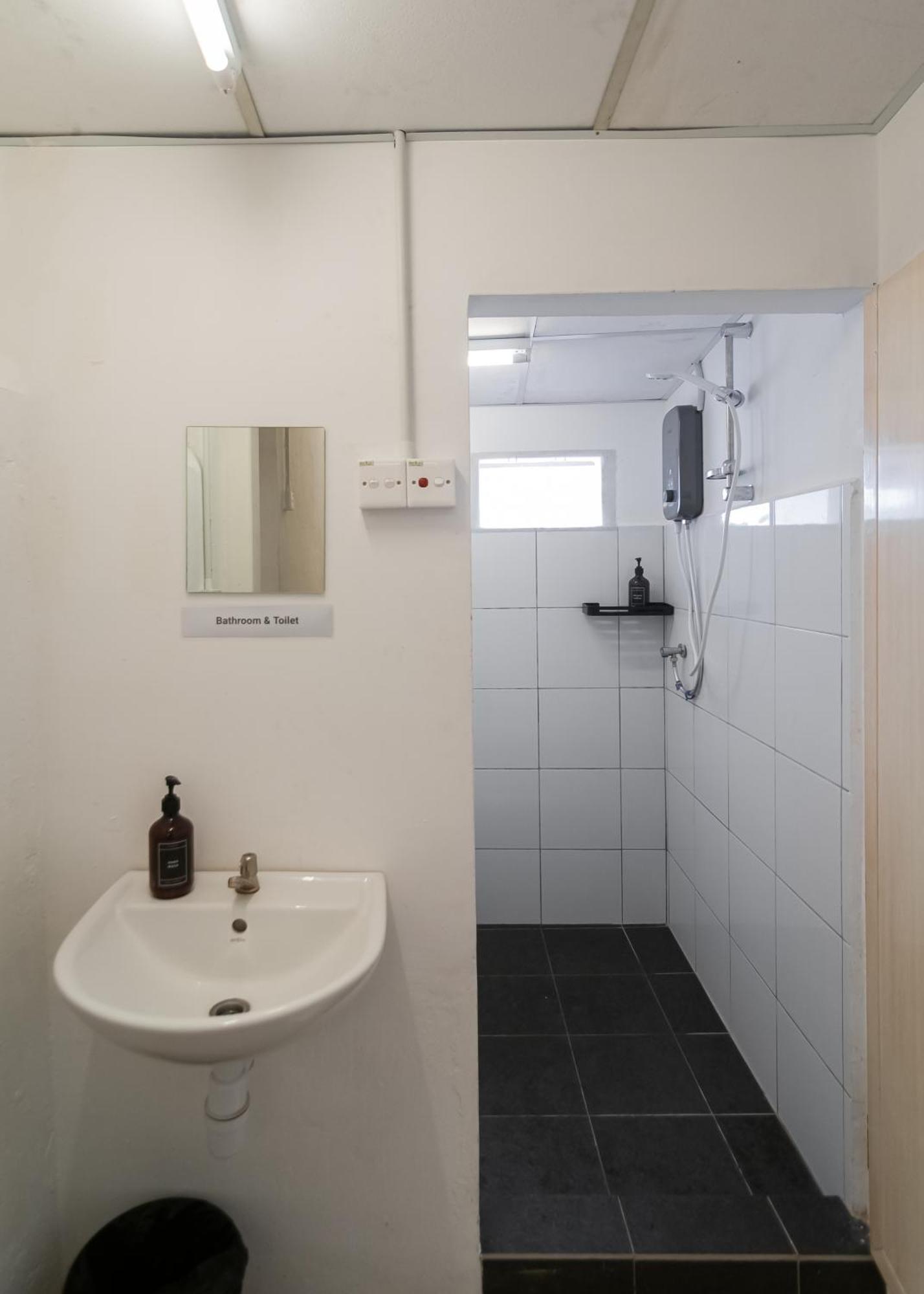 The Terraces By Aayu George Town Penang Hostel Екстериор снимка
